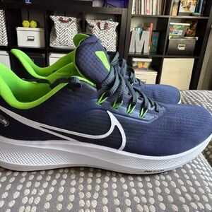 Nike Air Zoom Pegasus 39 NFL Seattle Seahawks